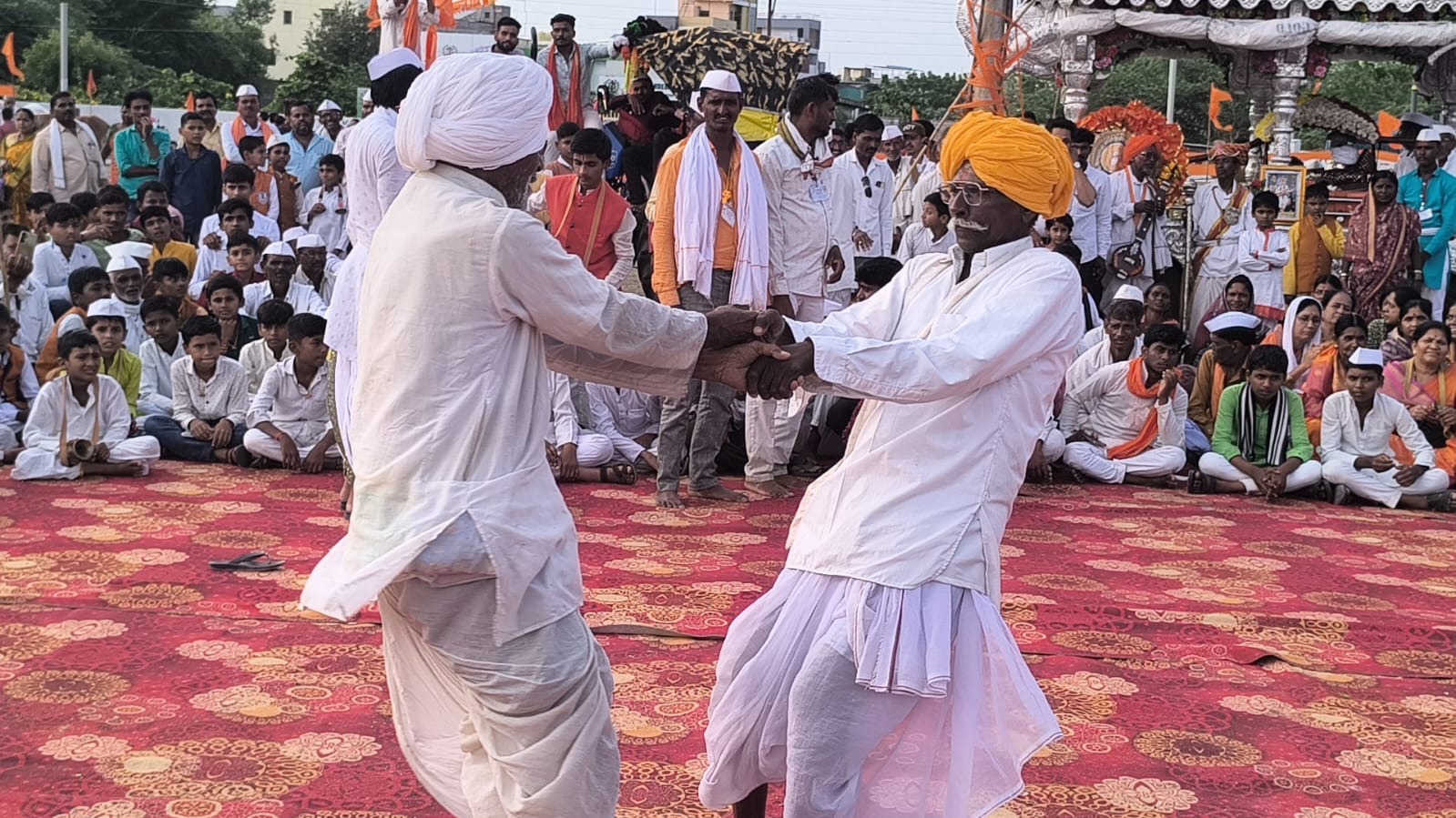वारकरी कीर्तन आणि खेळ